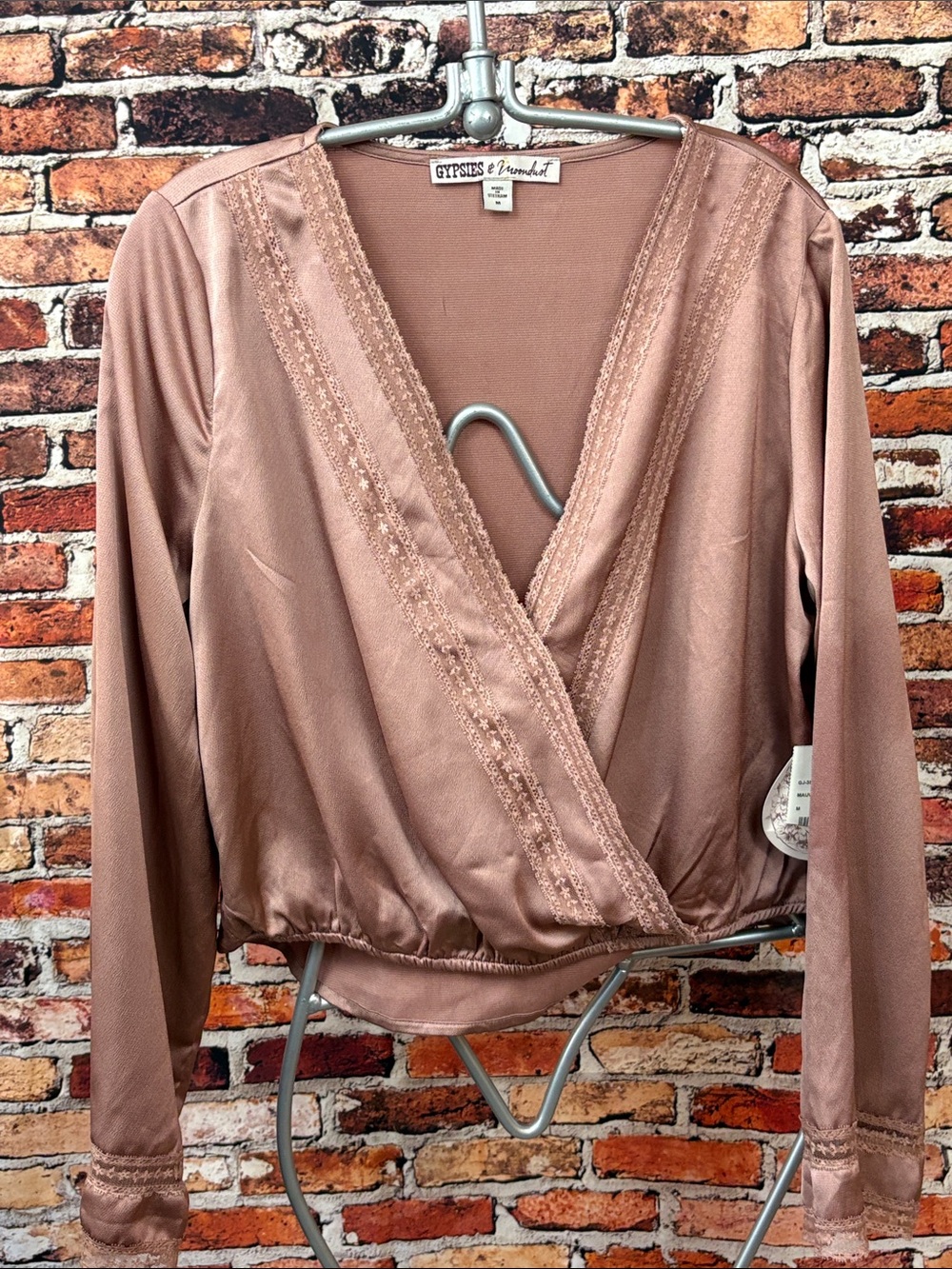 Gypsies & Moondust Mauve Taupe Wrap-Front Low v-neck Lace Trim Blouse Medium
